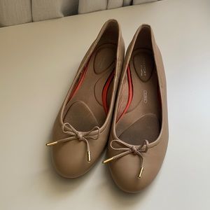 Rockport Total Motion Flats